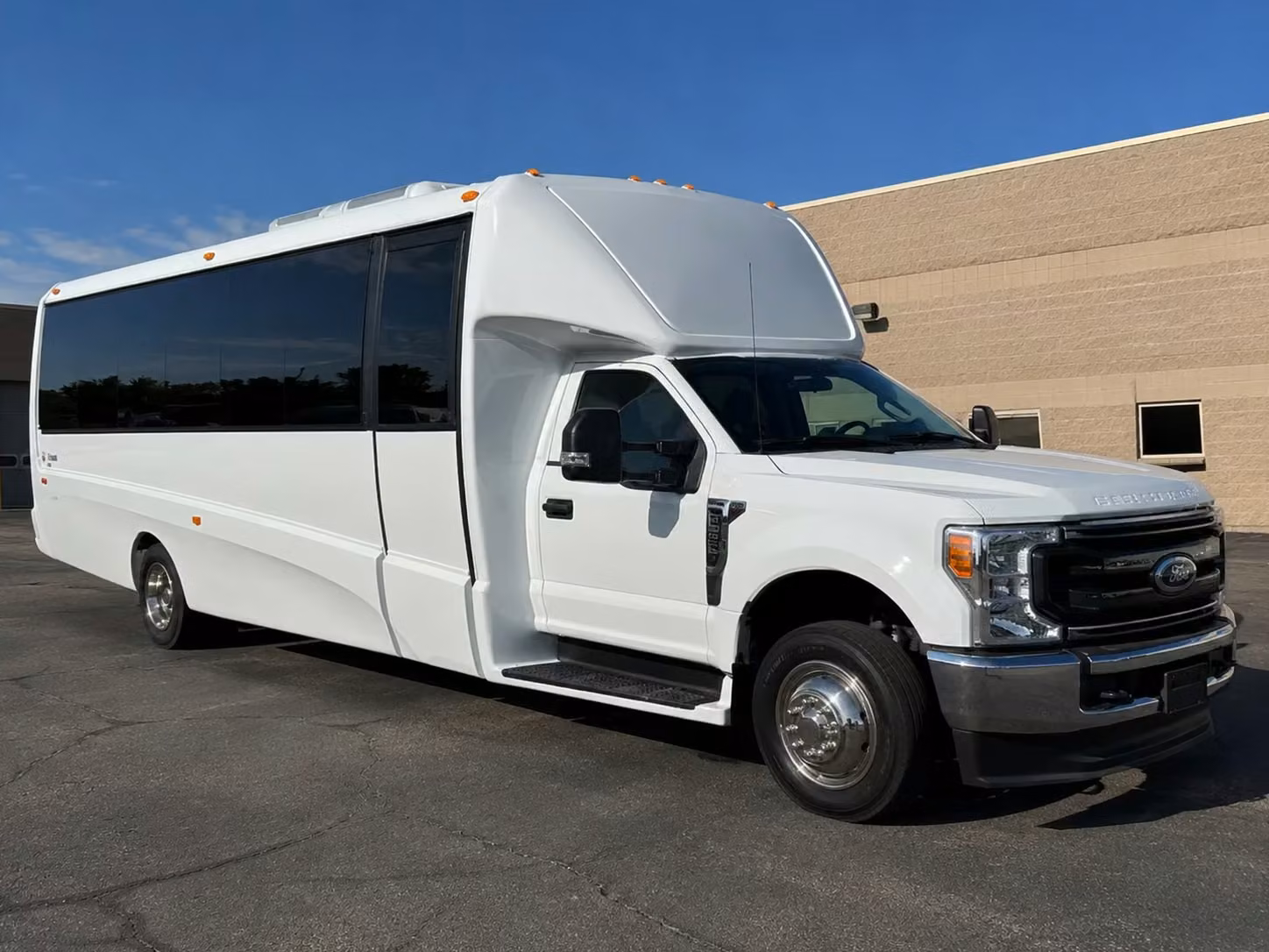 15 passenger minibus