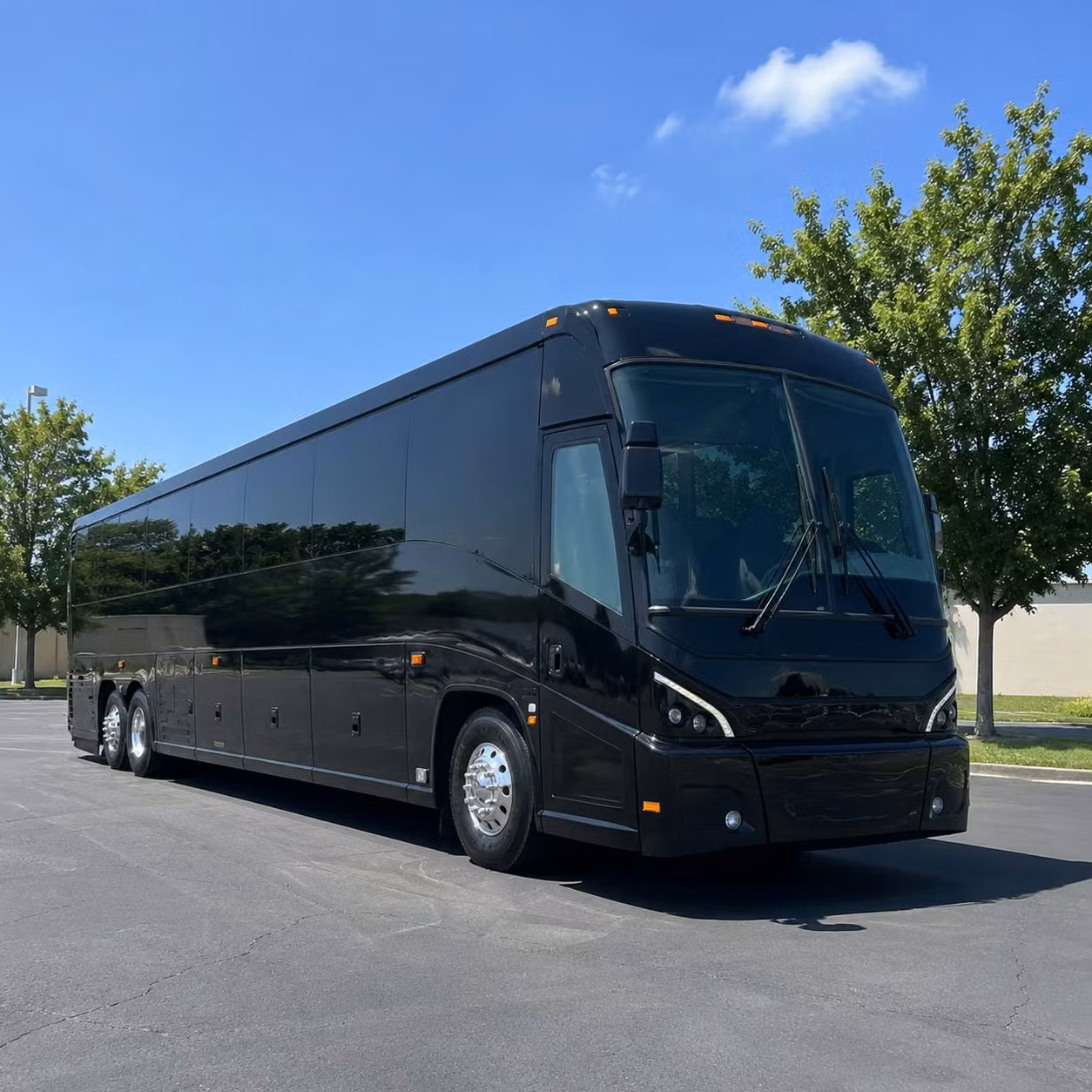 airport employee shuttles between milpitas and sjc or sfo